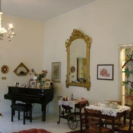 نابولي B&B Chez Caroline المظهر الخارجي الصورة